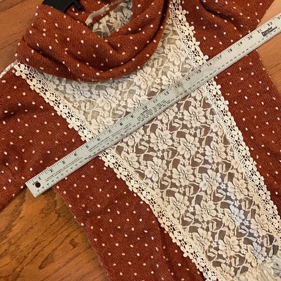 Altered State Size small drop shoulder long sleeve lace & sweater like material - Picture 7 of 8